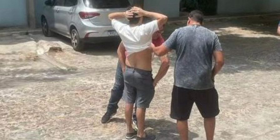 Os dois mandates do crime foram presos.